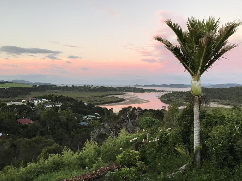 Baywaterviews Bed and Breakfast Haruru Exteriör bild