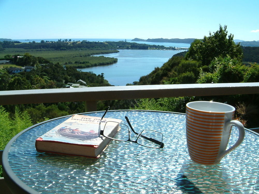 Baywaterviews Bed and Breakfast Haruru Exteriör bild
